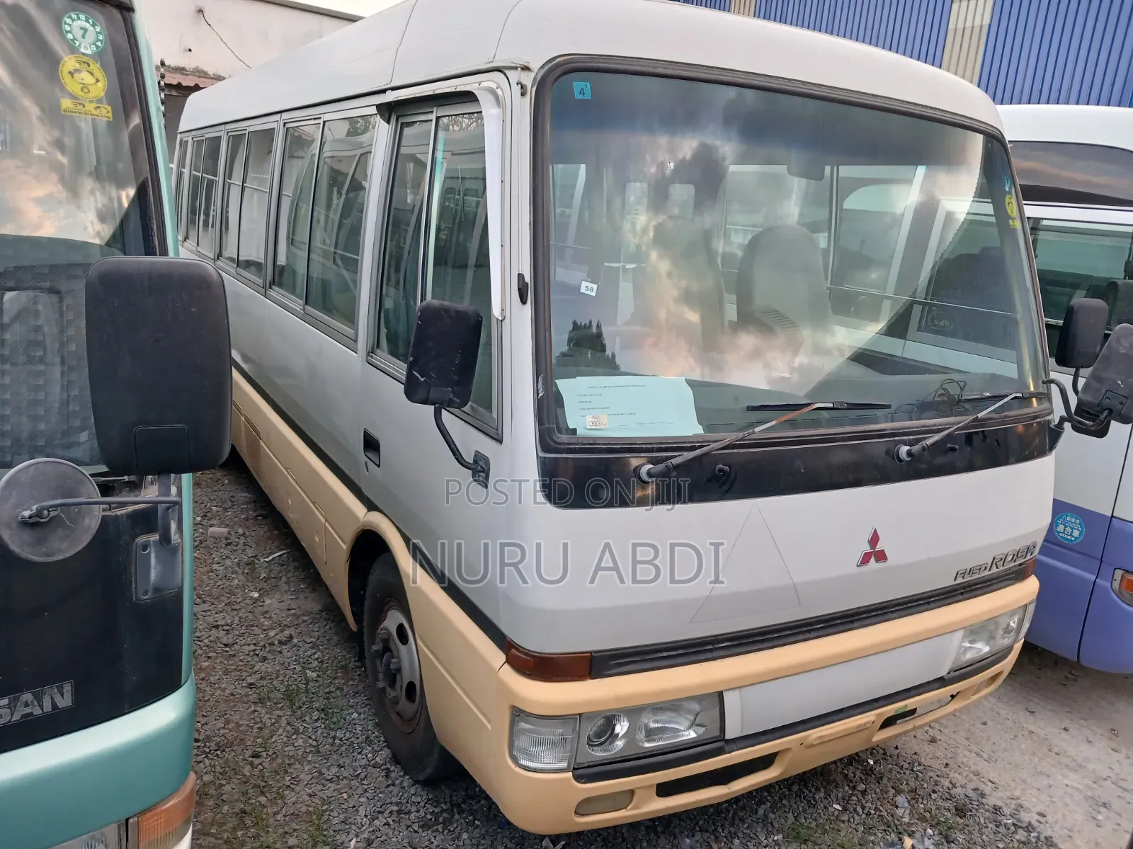 Mitsubishi Fuso Rosa 1999 White