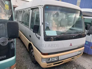 Mitsubishi Fuso Rosa 1999 White