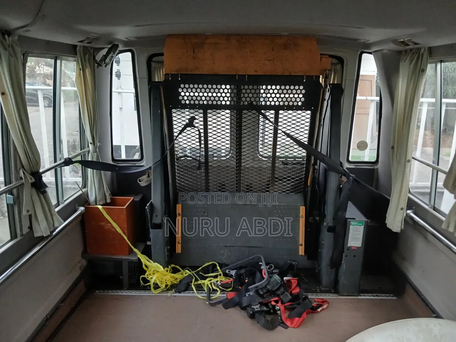 Mitsubishi Fuso Rosa 1999 White