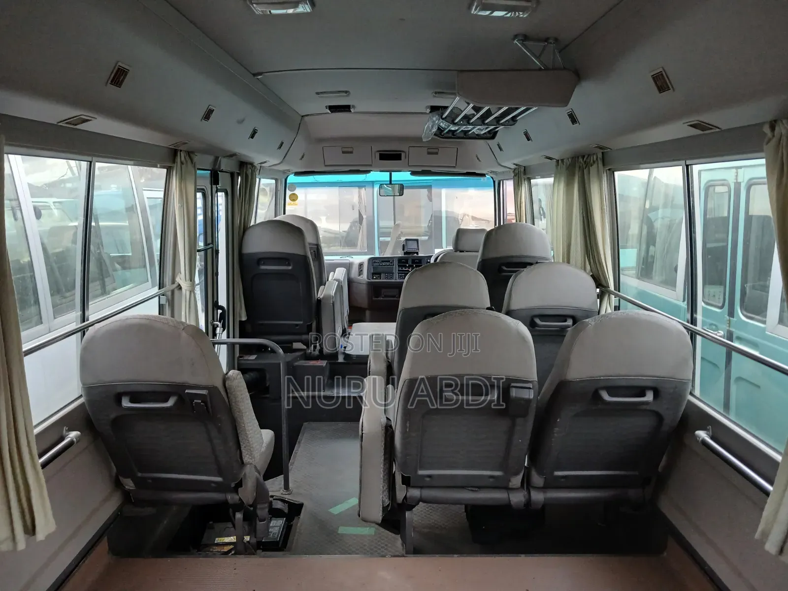 Mitsubishi Fuso Rosa 1999 White