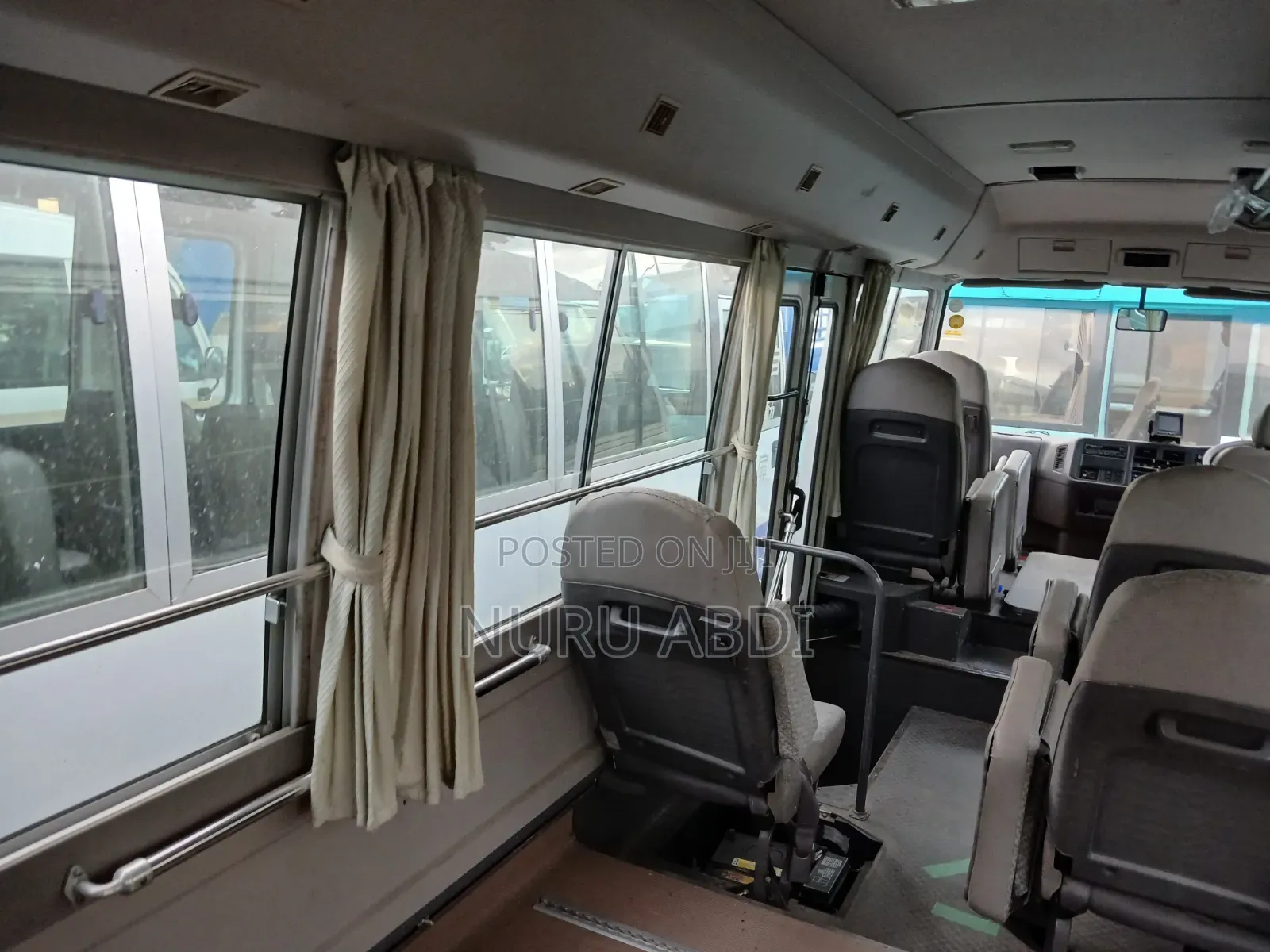 Mitsubishi Fuso Rosa 1999 White