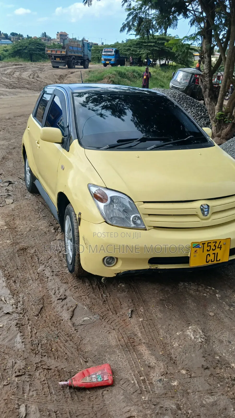 Toyota IST 2004 Yellow