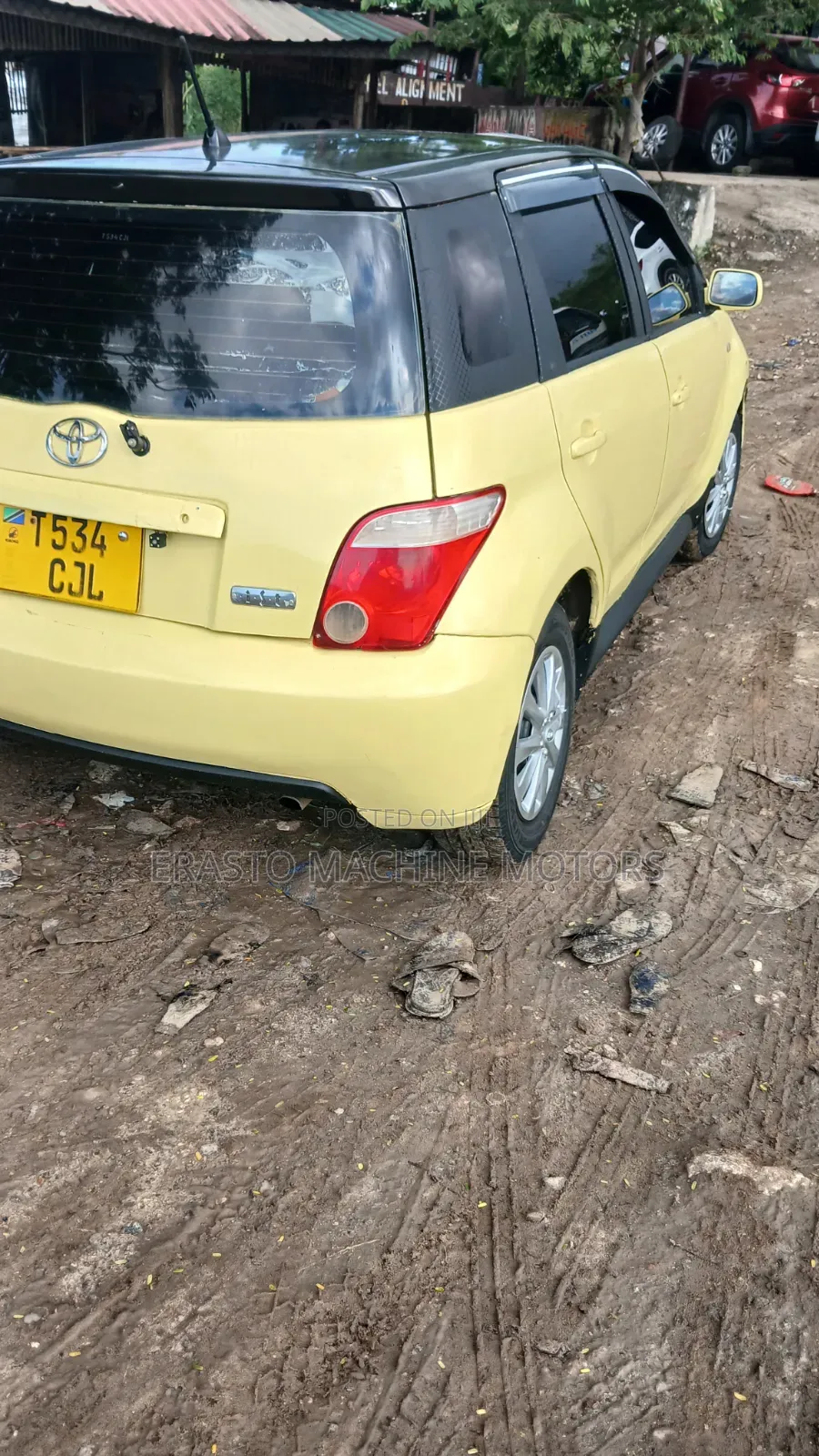 Toyota IST 2004 Yellow