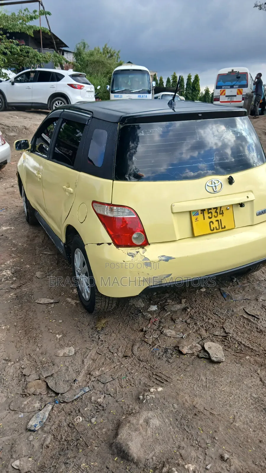 Toyota IST 2004 Yellow