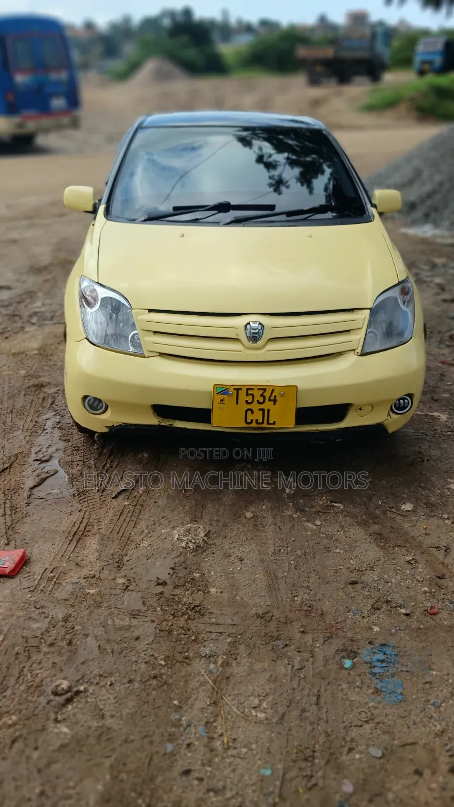 Toyota IST 2004 Yellow