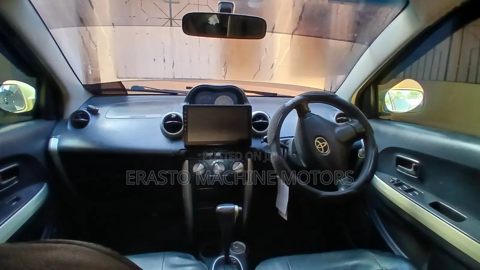 Toyota IST 2004 Yellow