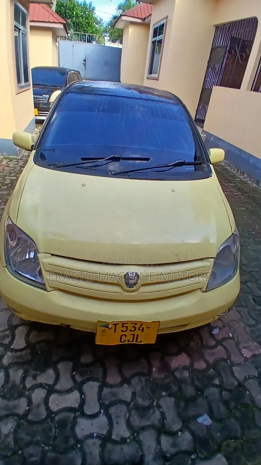 Toyota IST 2004 Yellow
