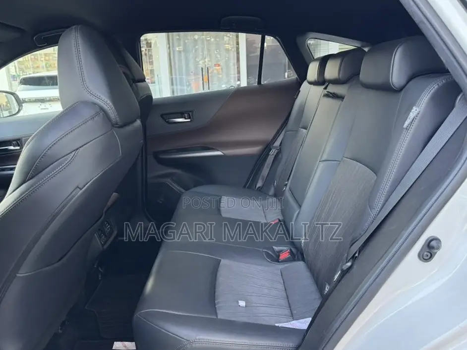 Toyota Harrier 2.0 2020 White