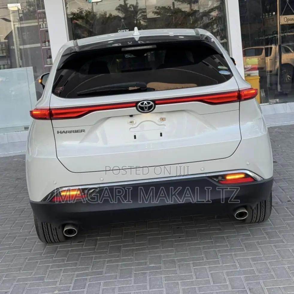 Toyota Harrier 2.0 2020 White