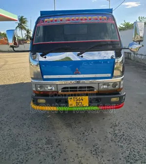 Mitsubishi Canter Tipper