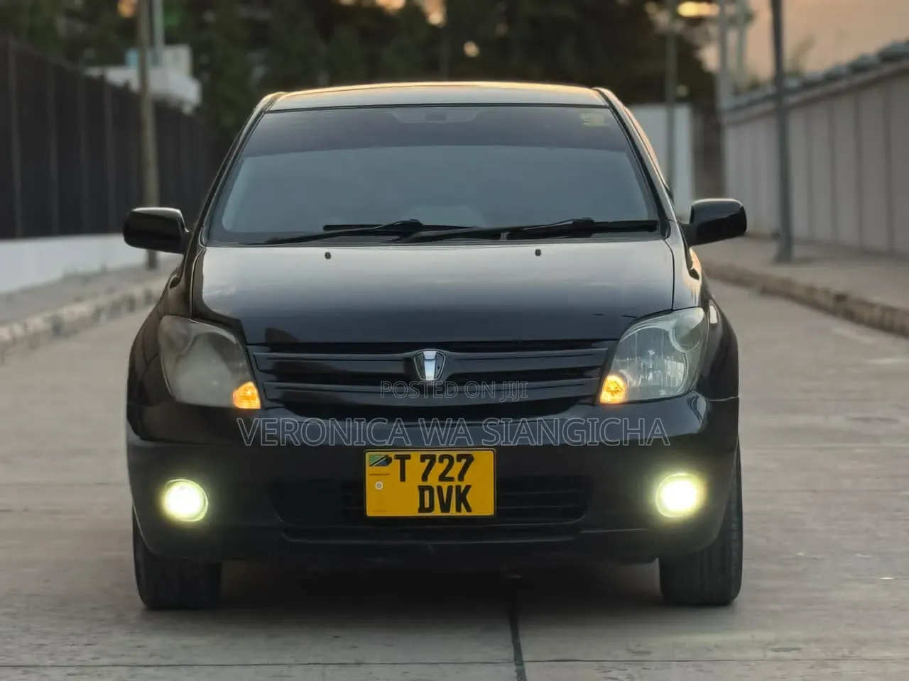 Toyota IST 2004