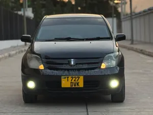 Toyota IST 2004