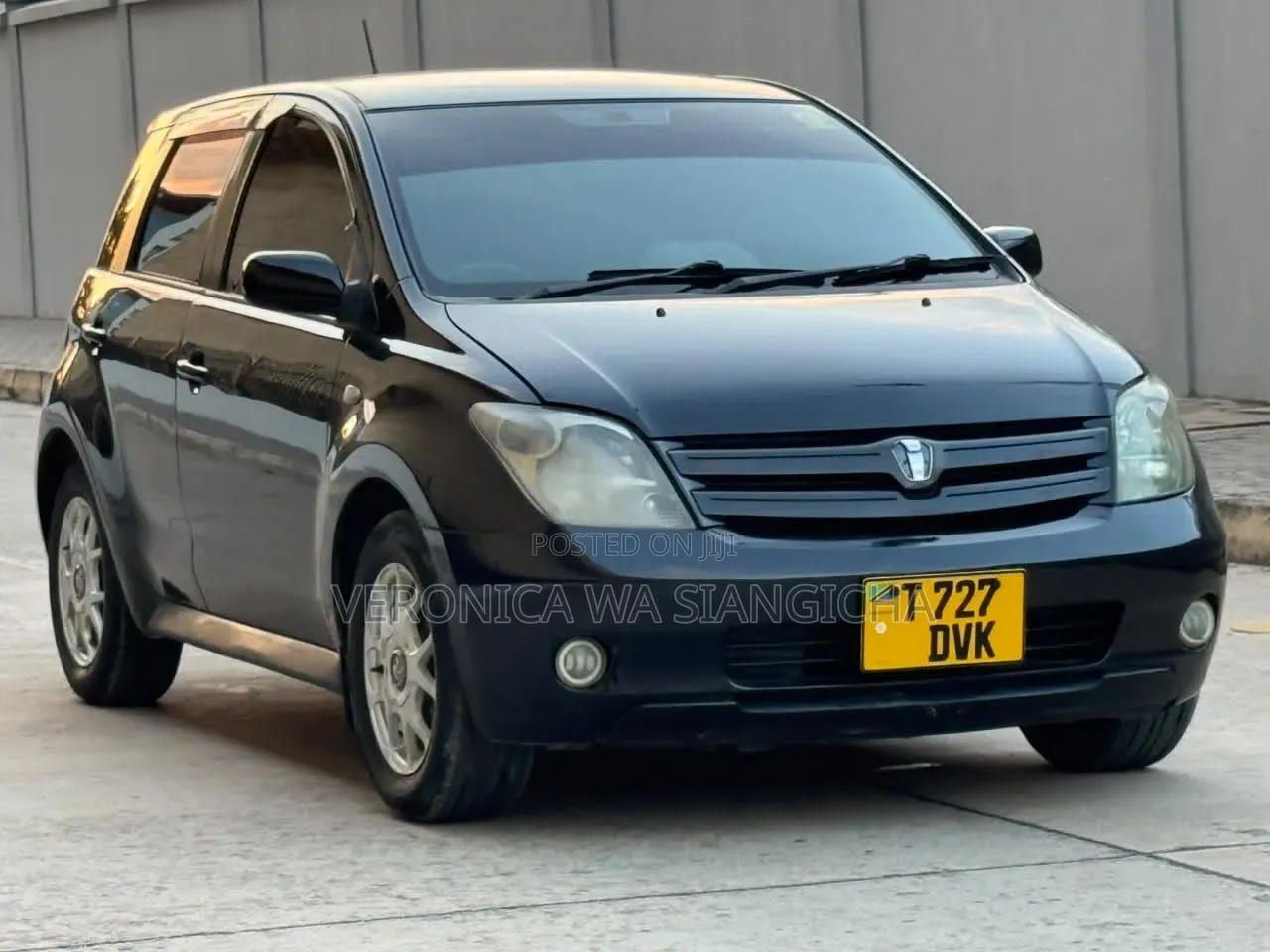 Toyota IST 2004