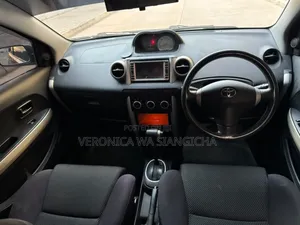 Toyota IST 2004