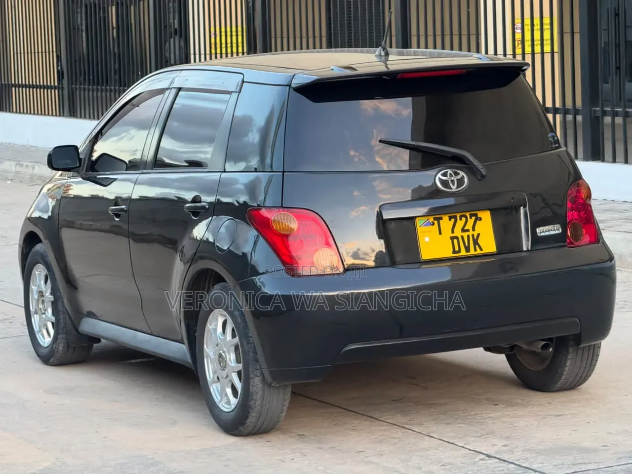 Toyota IST 2004