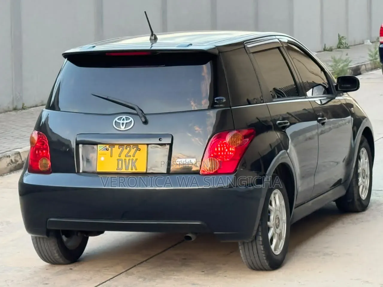 Toyota IST 2004