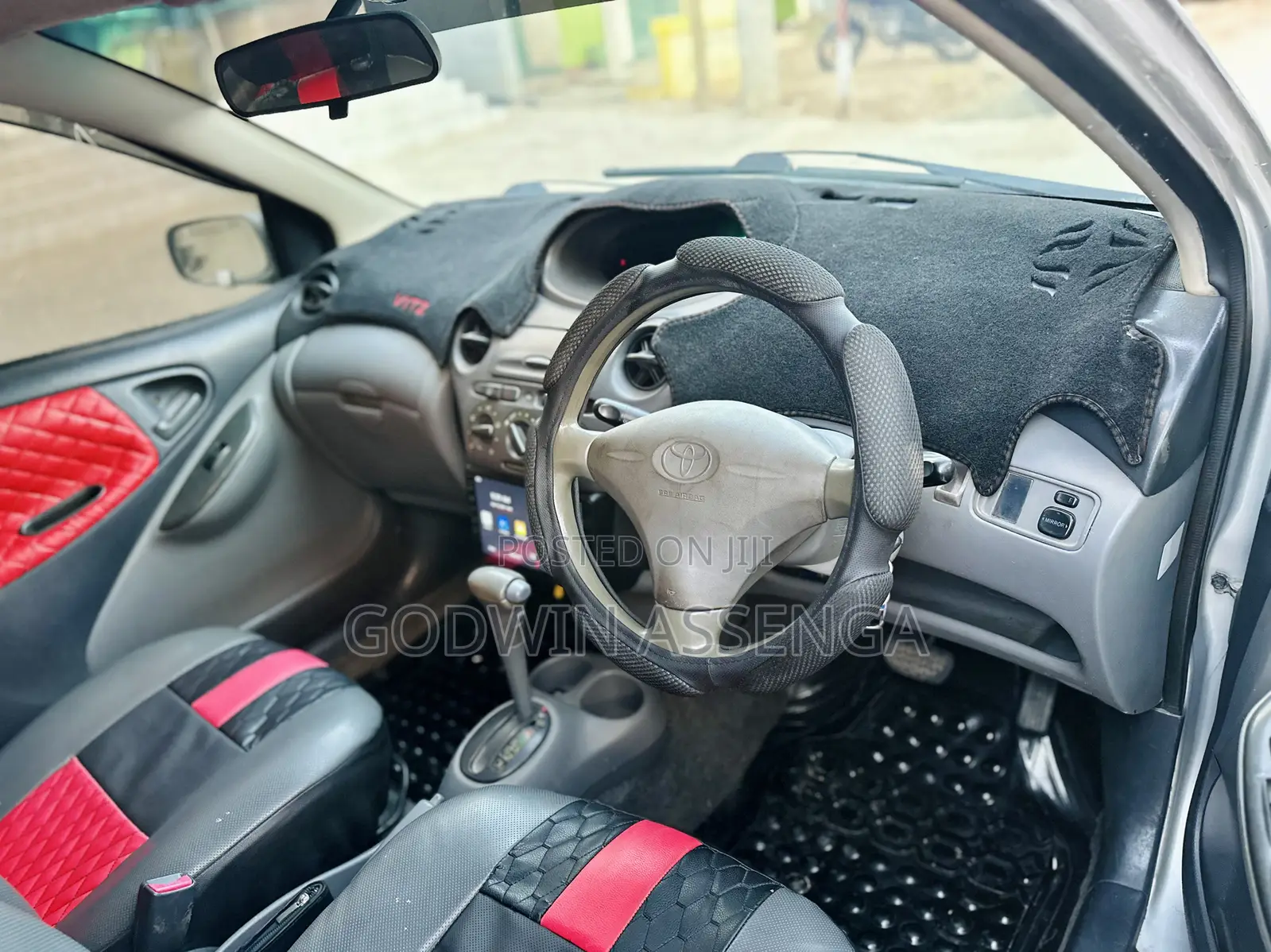 Toyota Vitz 2002 Silver