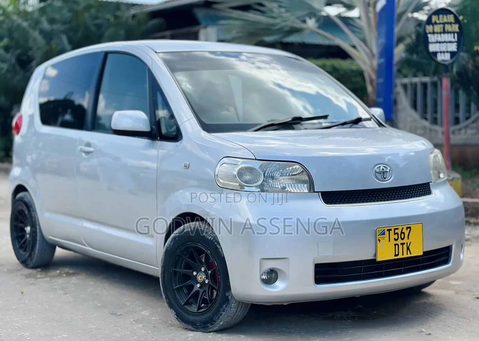 Toyota Porte 2005 Silver