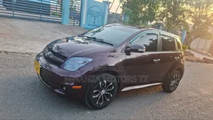Toyota IST 2006 Burgundy