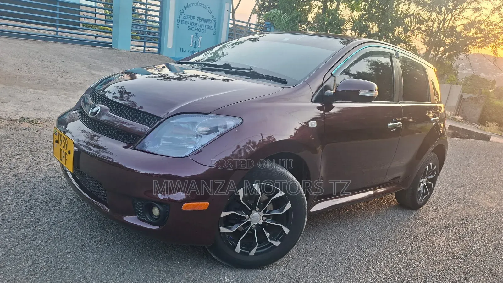 Toyota IST 2006 Burgundy