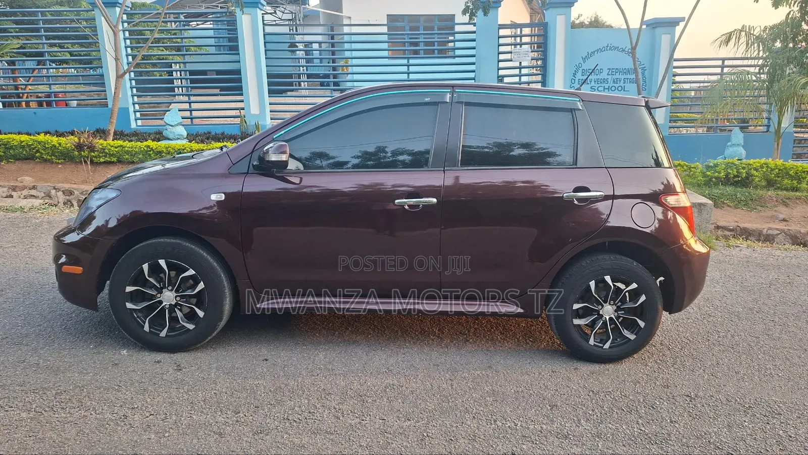 Toyota IST 2006 Burgundy