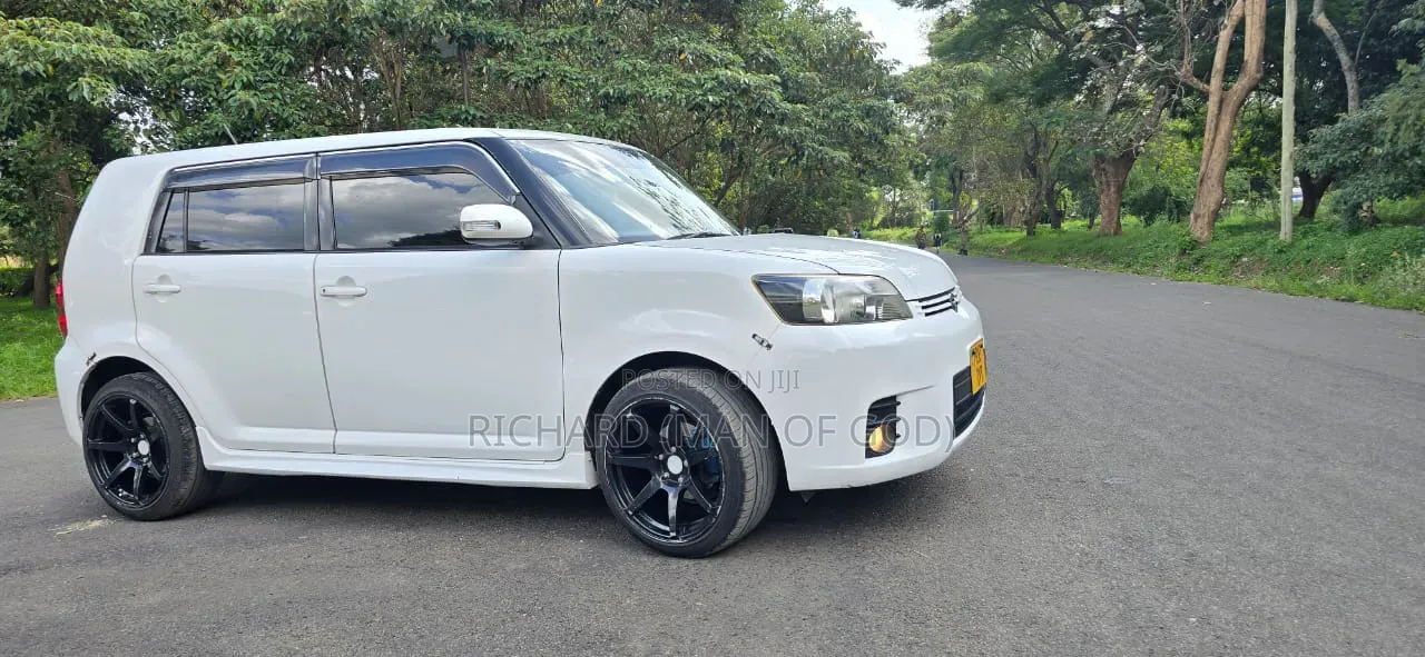 Toyota Corolla Rumion 2010 White
