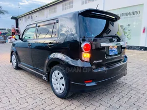 Toyota Corolla Rumion 2011 Black