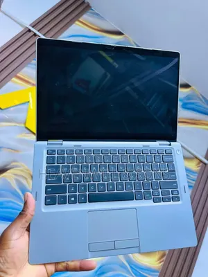 Laptop Dell Latitude 3310 2-in-1 8GB Intel Core i5 SSD 256GB