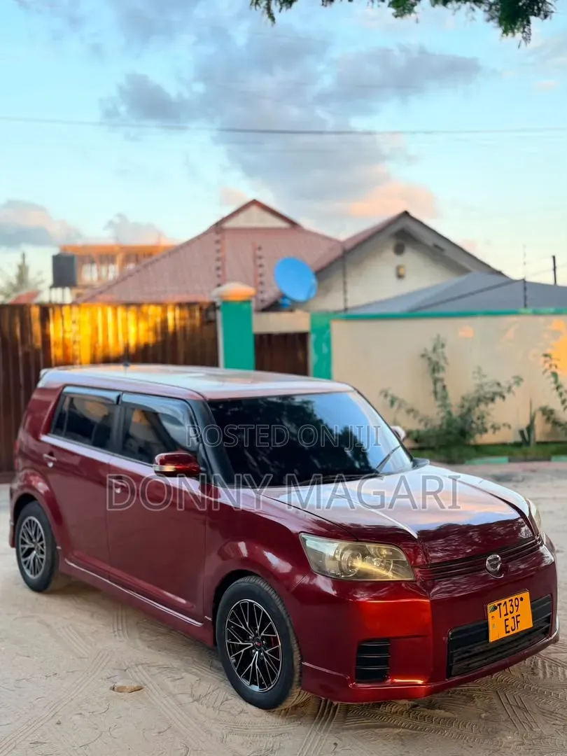 Toyota Corolla Rumion 2009 Red