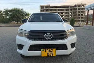 Toyota Hilux 2016 White