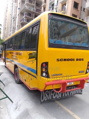 Tata Starbus Ultra Skool 2006 Yellow