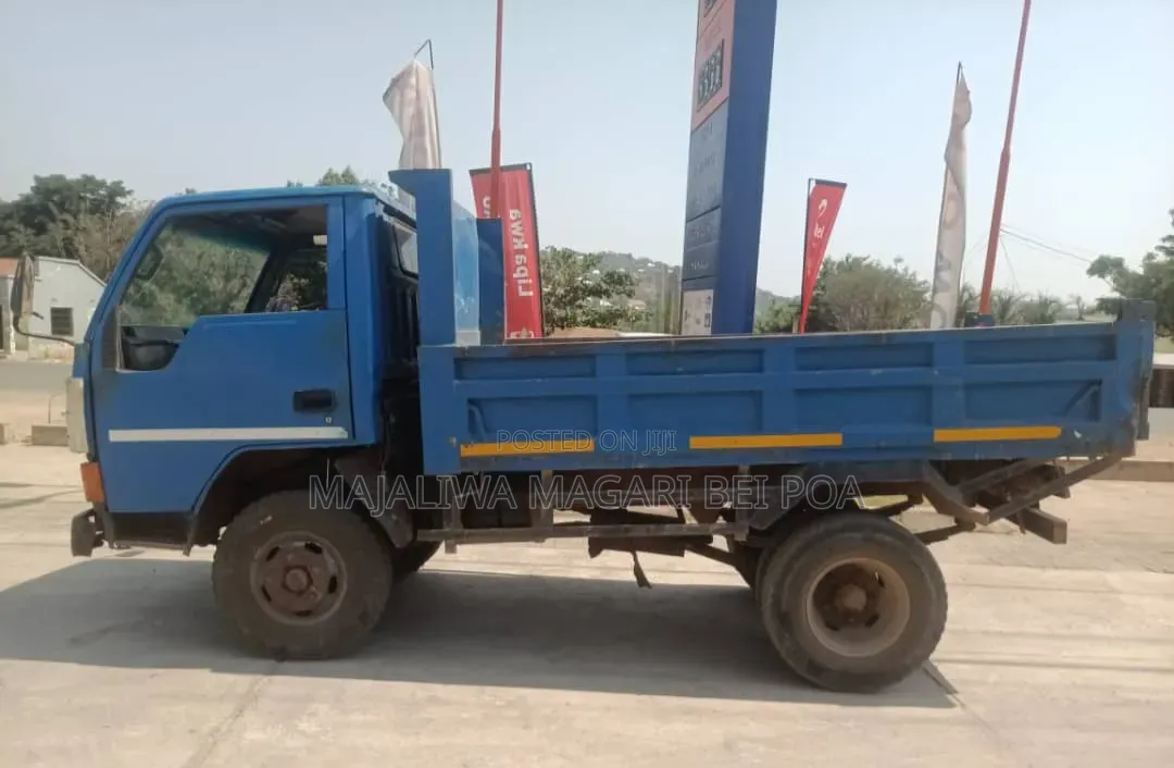 Mitsubishi Canter 2009 White