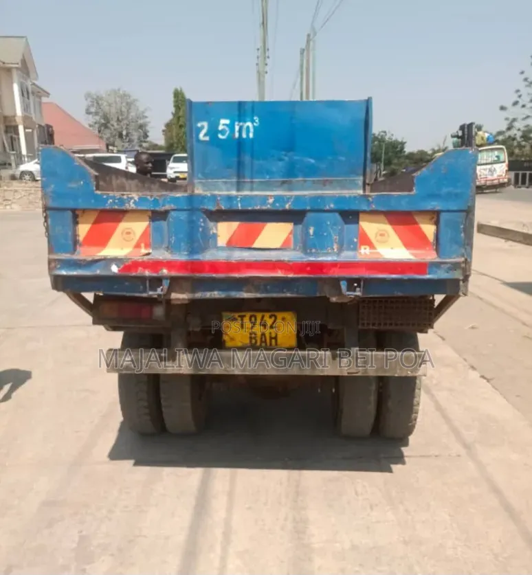 Mitsubishi Canter 2009 White