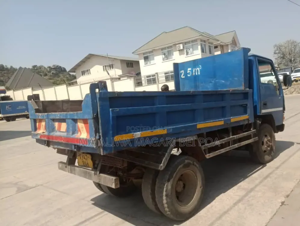 Mitsubishi Canter 2009 White