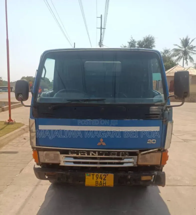 Mitsubishi Canter 2009 White