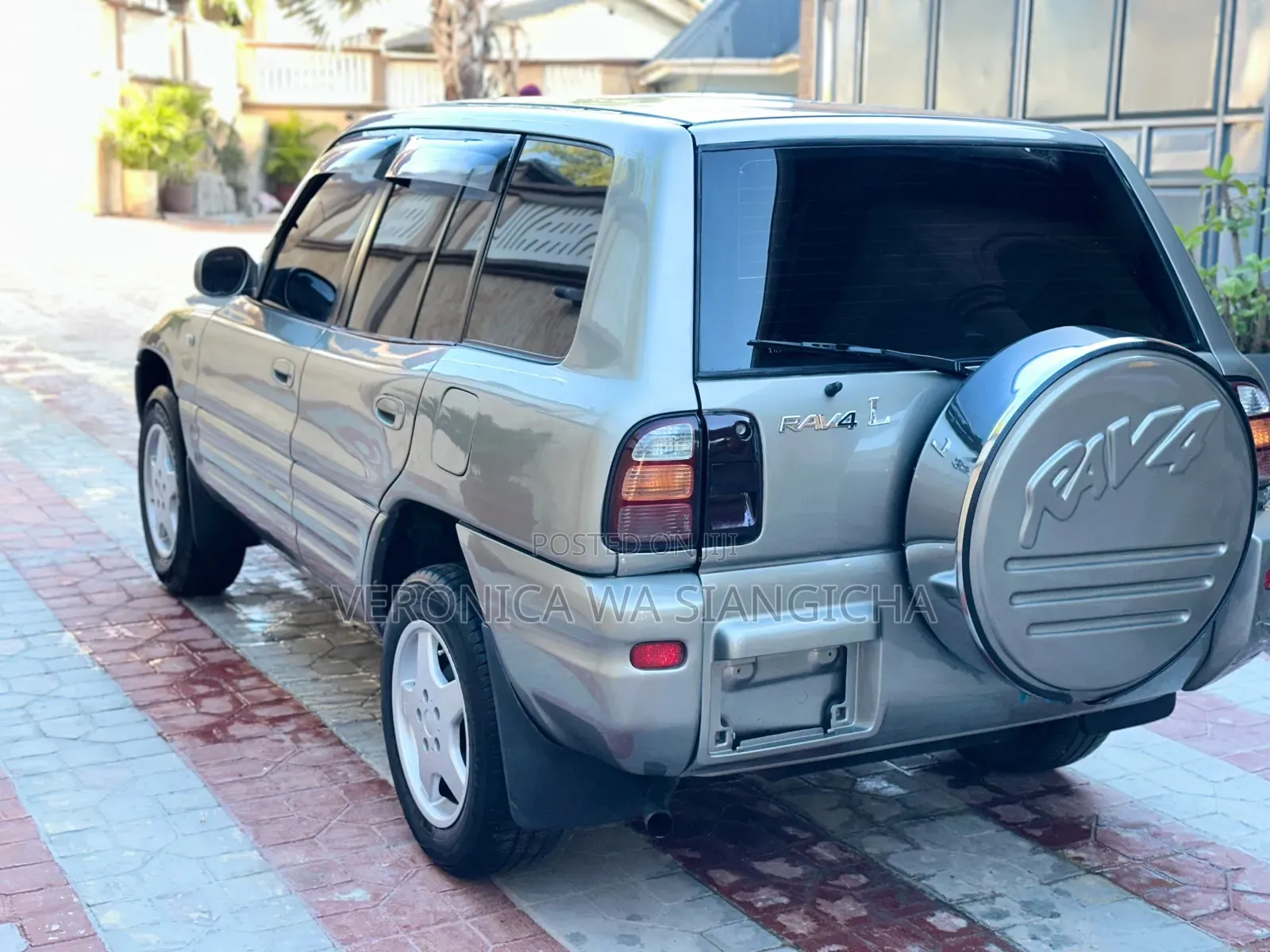Toyota RAV4 Automatic 2000 Silver