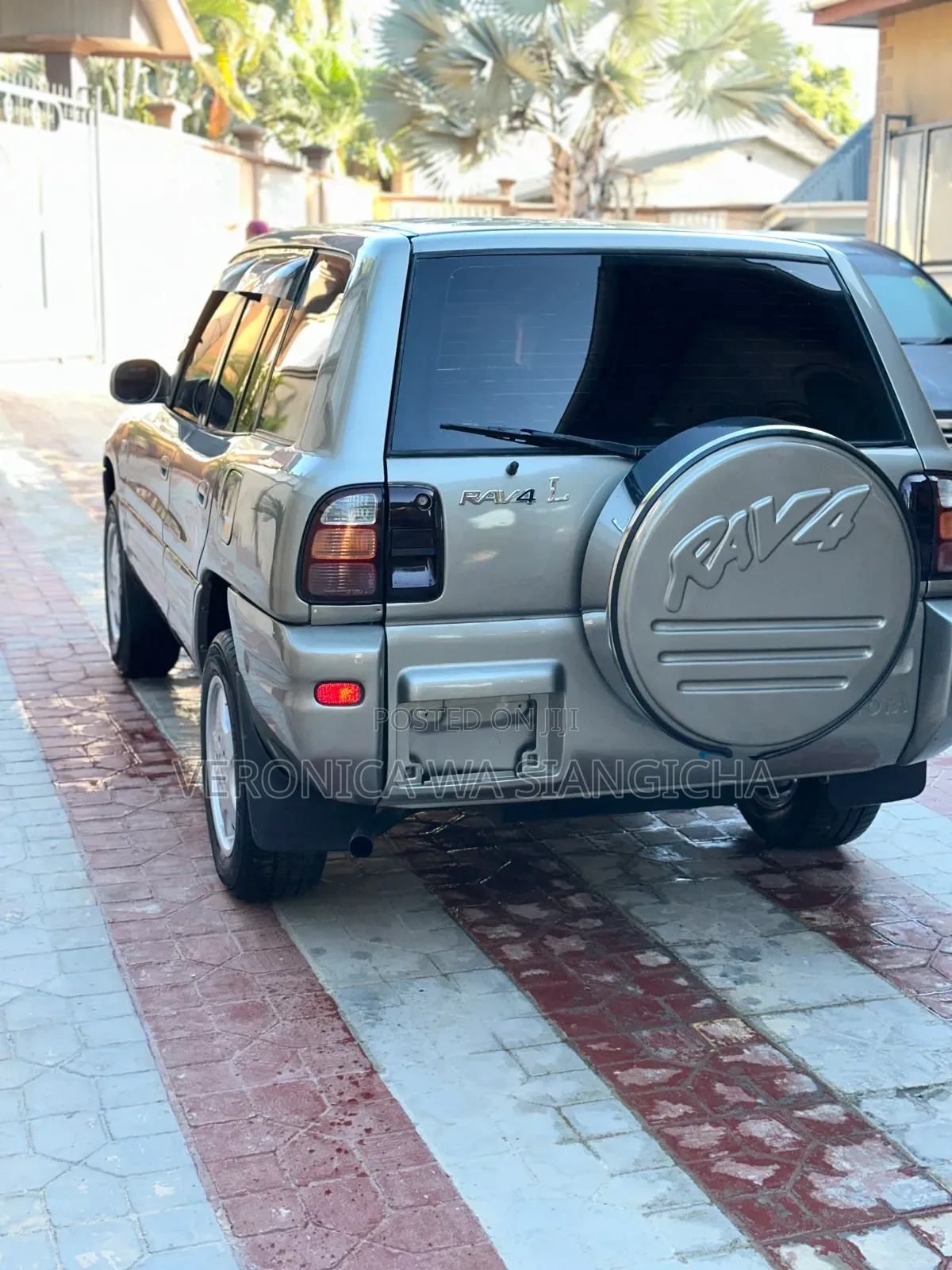 Toyota RAV4 Automatic 2000 Silver