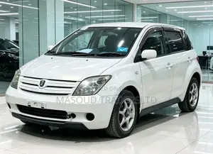 Toyota IST 2004 Off white