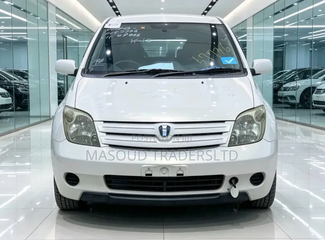 Toyota IST 2004 Off white
