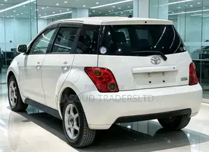 Toyota IST 2004 Off white
