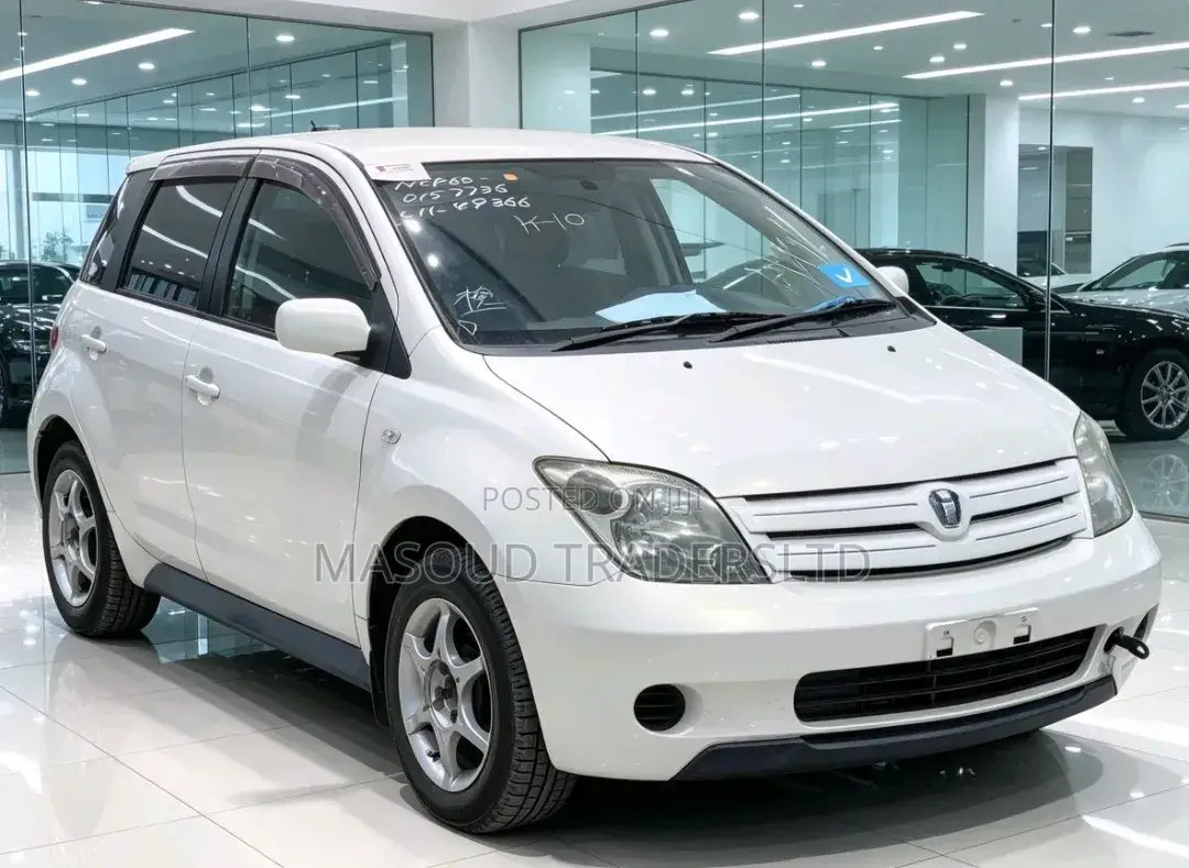 Toyota IST 2004 Off white