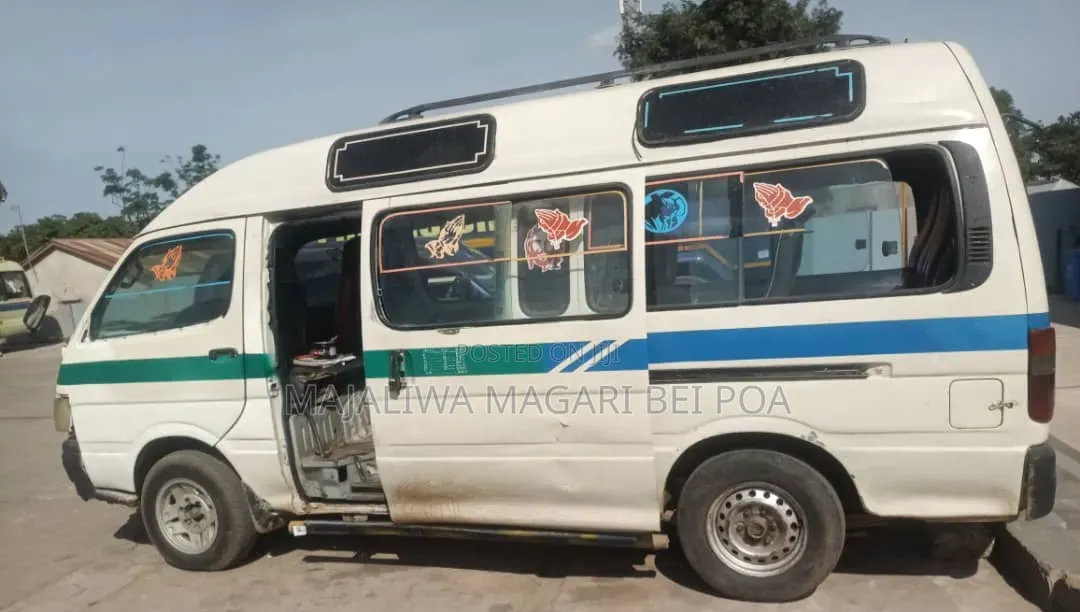 Toyota HiAce 2008 Beige