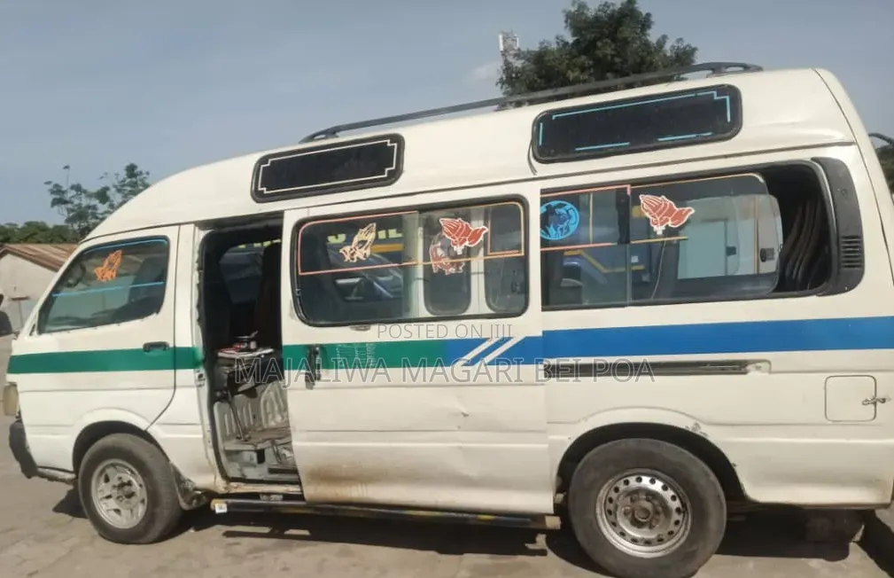 Toyota HiAce 2008 Beige