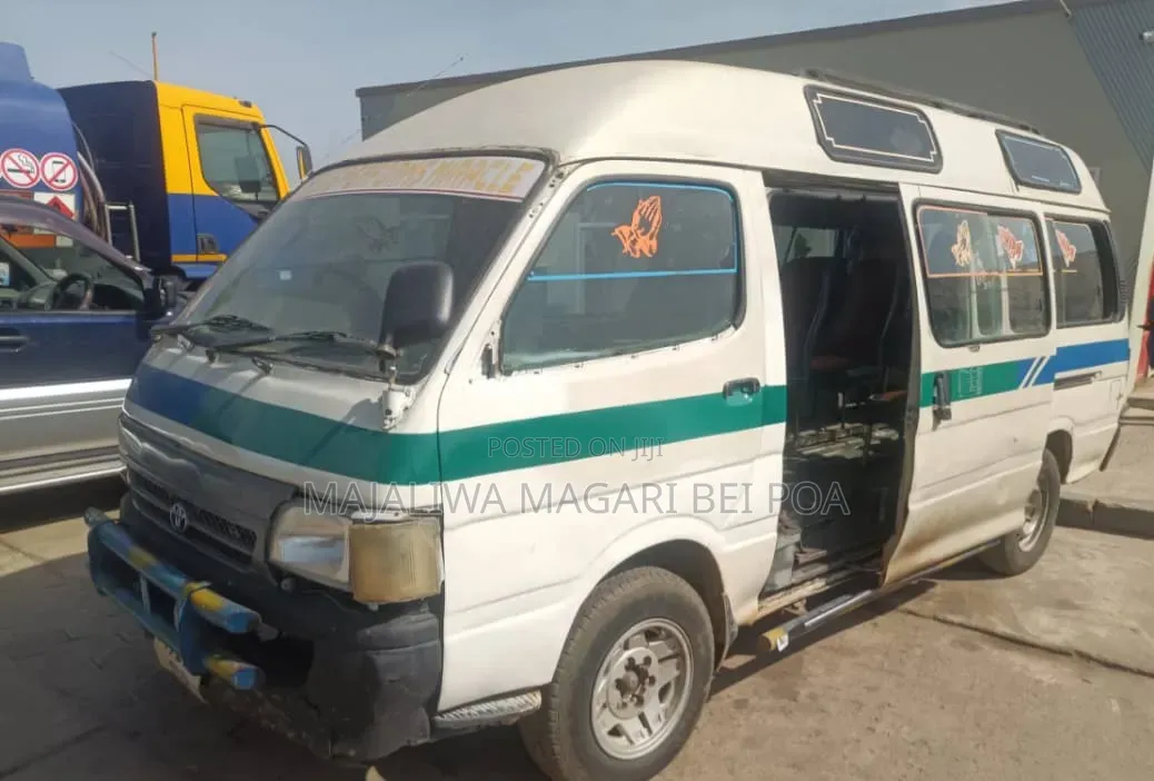 Toyota HiAce 2008 Beige