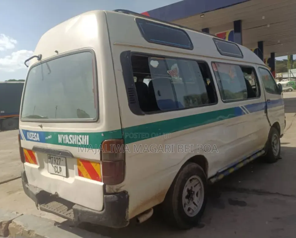 Toyota HiAce 2008 Beige