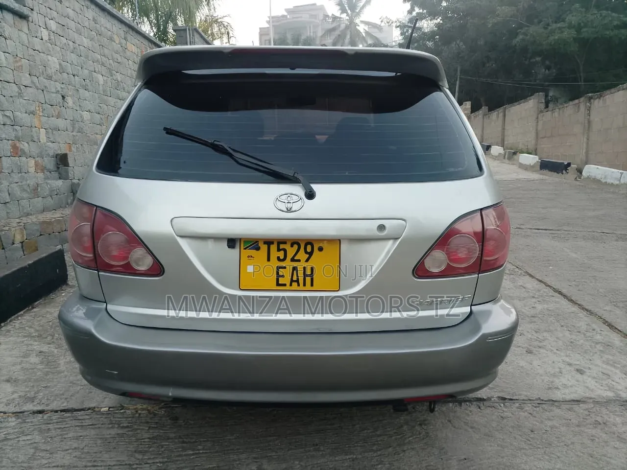 Toyota Harrier 2001 Silver