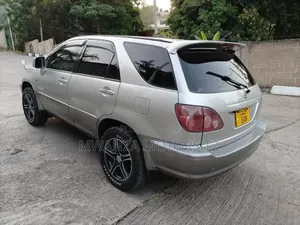 Toyota Harrier 2001 Silver