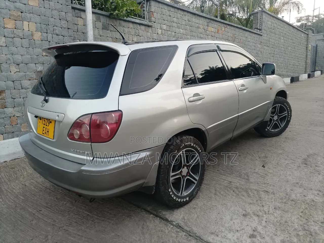 Toyota Harrier 2001 Silver