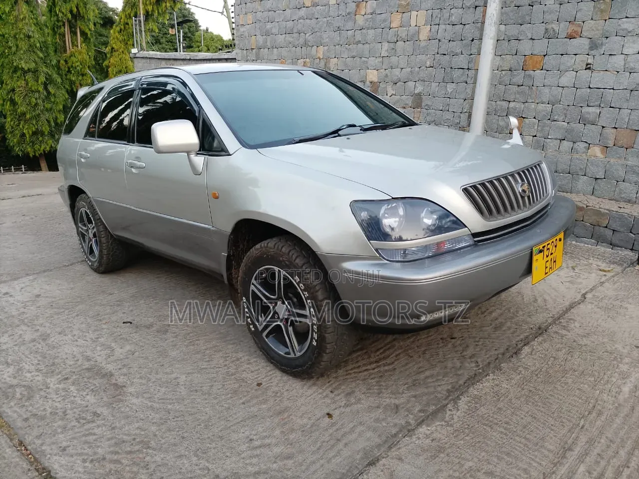 Toyota Harrier 2001 Silver