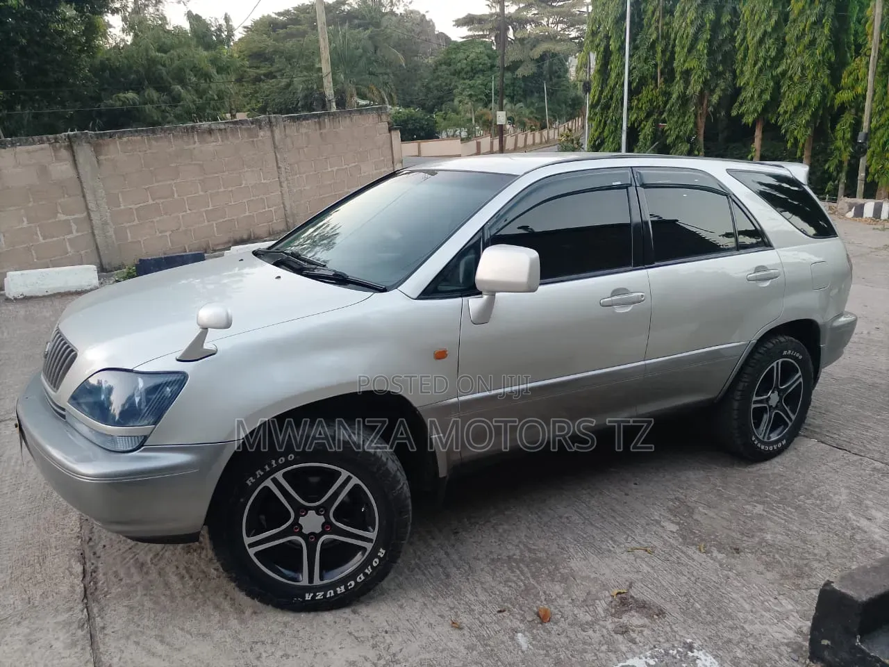 Toyota Harrier 2001 Silver